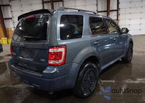 2011 Ford Escape Xlt z USA, uszkodzony, nr VIN 1FMCU9DG8BKA62052